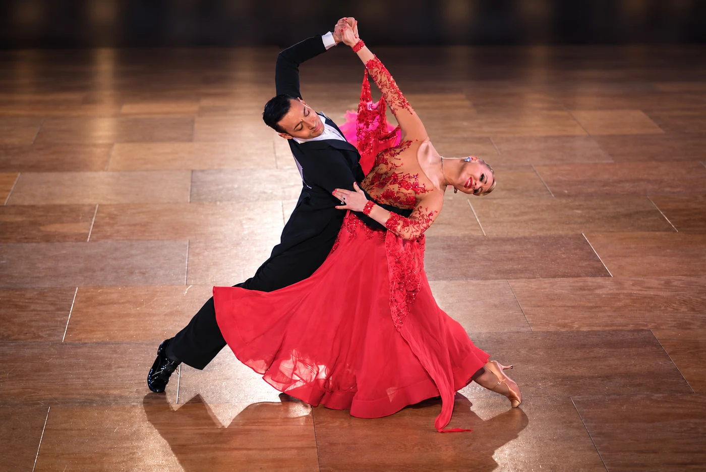 Luca e Denise durante una figura di danza Standard